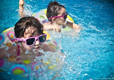 In diesem Artikel erfahren Sie alles über die Gefahr, die ein Skimmer Schwimmerschalter für Kinder im Pool bringt.